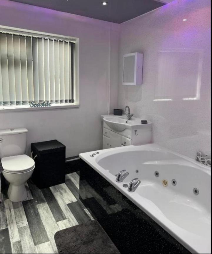 Sea View Apartment Large Balcony Whirlpool Bath 2 Bedrooms Sky Glass Tv บริดลิงตัน ภายนอก รูปภาพ