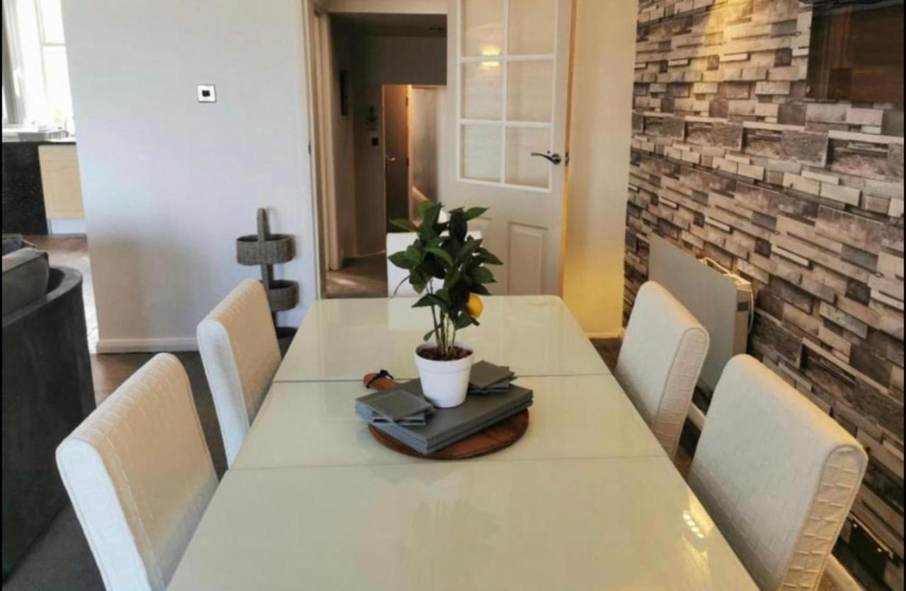 Sea View Apartment Large Balcony Whirlpool Bath 2 Bedrooms Sky Glass Tv บริดลิงตัน ภายนอก รูปภาพ